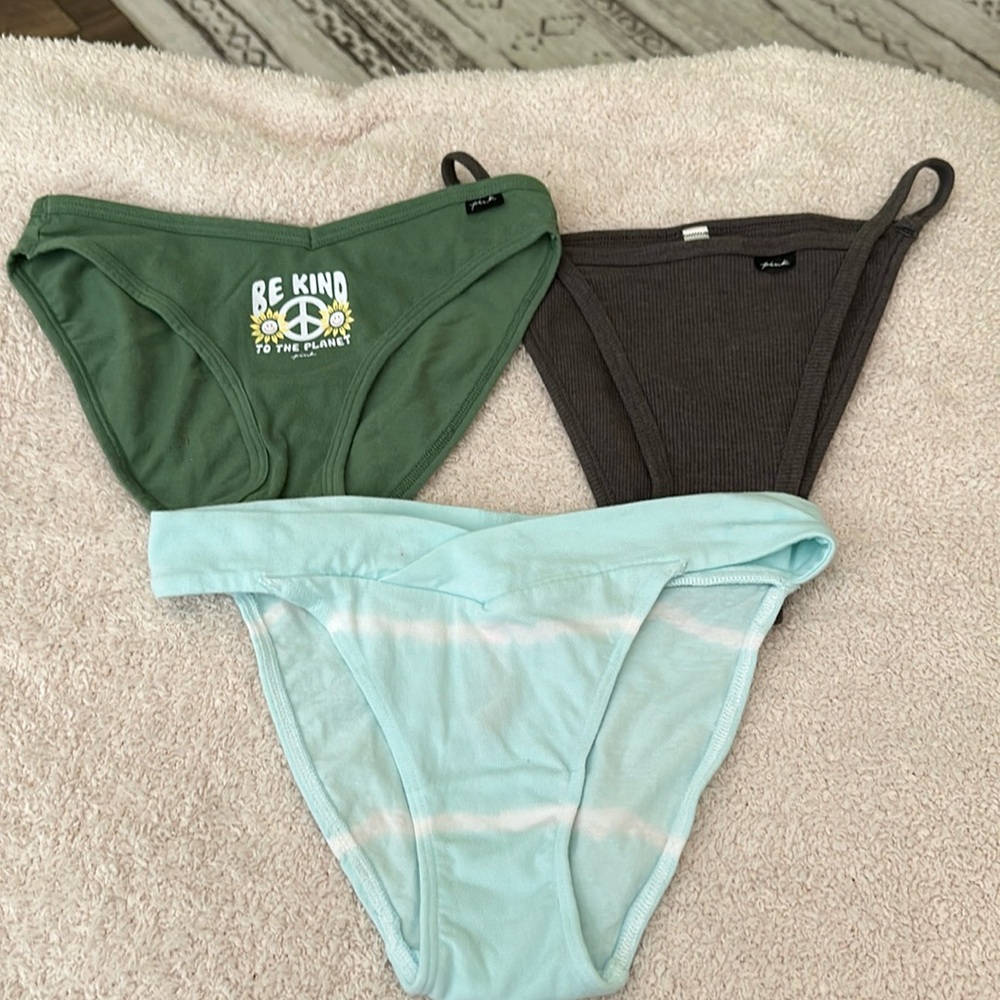 Pink panties different styles. Selling together